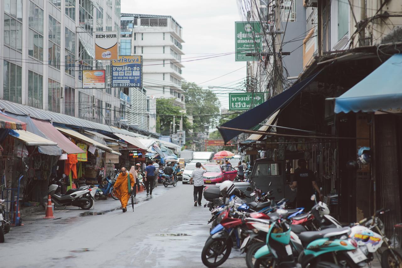 Peace Factory Hostel Bangkok Exteriör bild