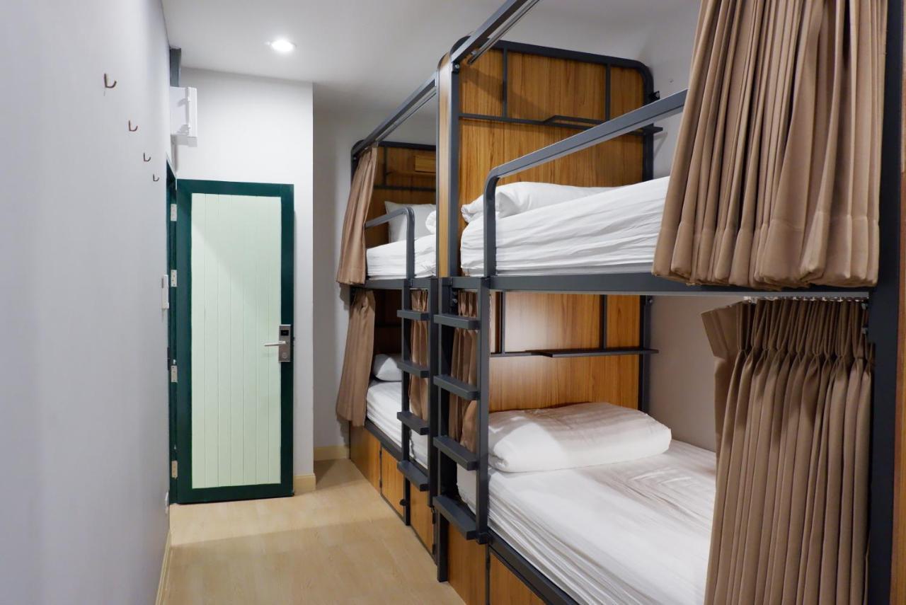 Peace Factory Hostel Bangkok Exteriör bild